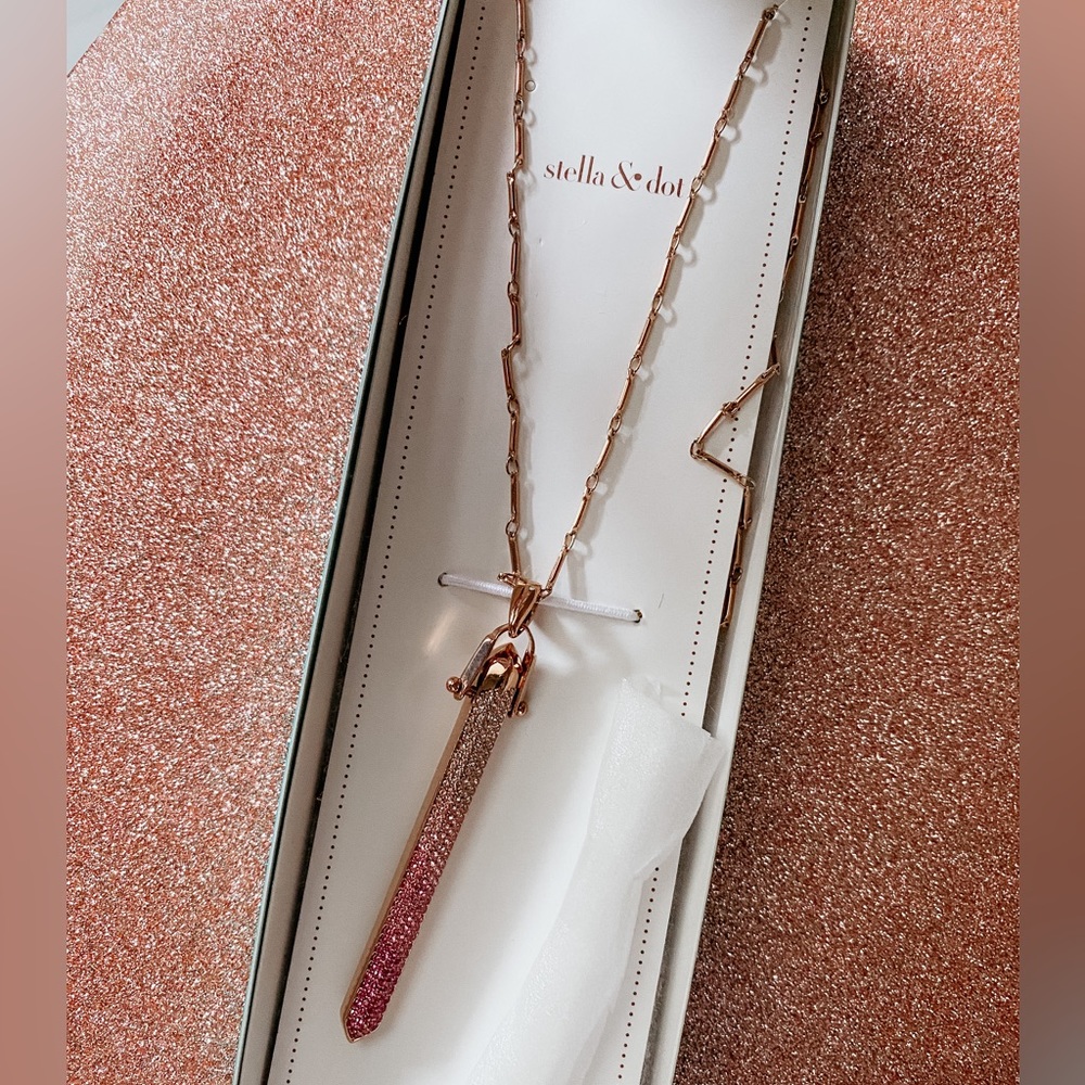BNIB Stella & Dot Rebel Pendant Necklace Rose Gold Pink Ombré Swarovski crystals